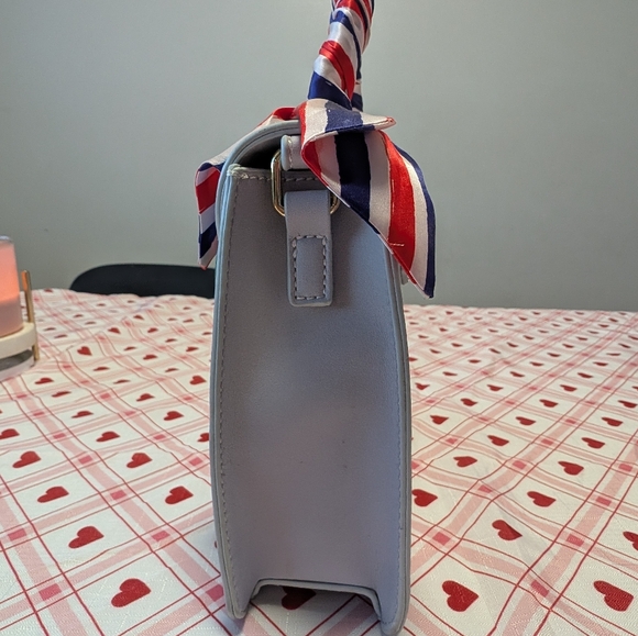 Danielle Nicole Disney Pixar Ratatouille Friends in Paris crossbody bag NWOT - Picture 4 of 6